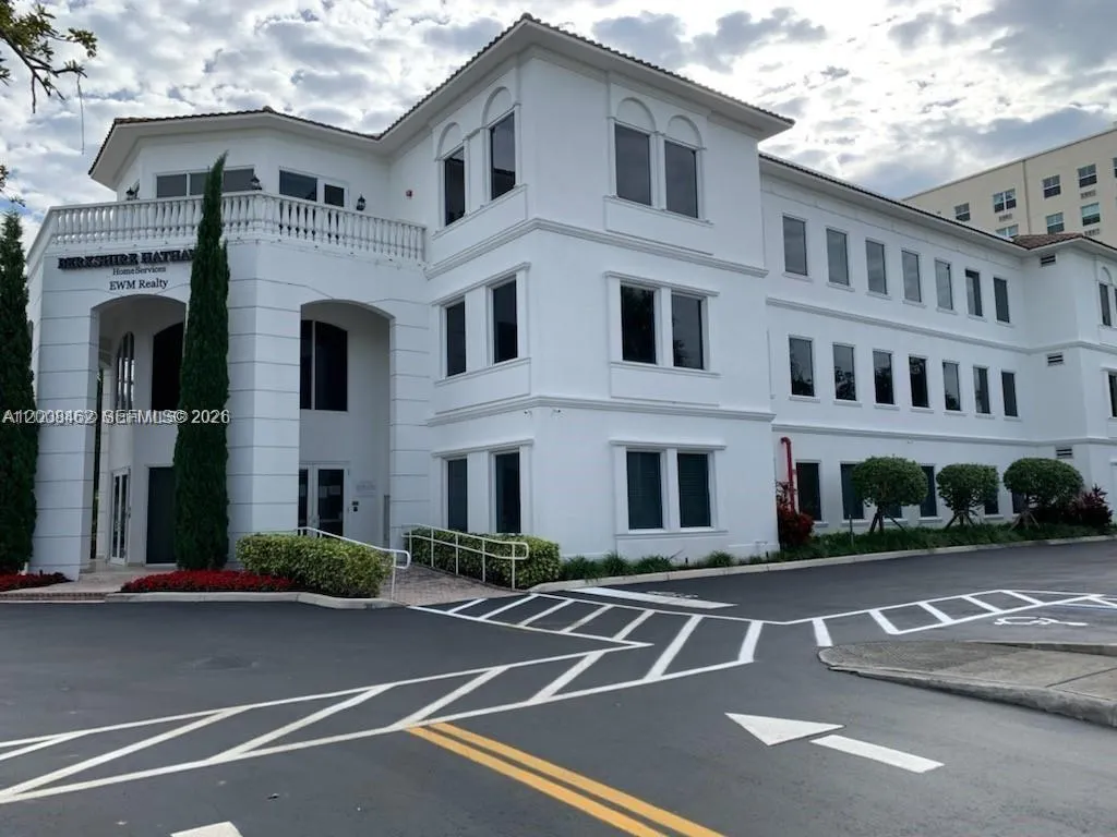 for sale at 2750 NE 185th St # 202, Aventura FL 33180
