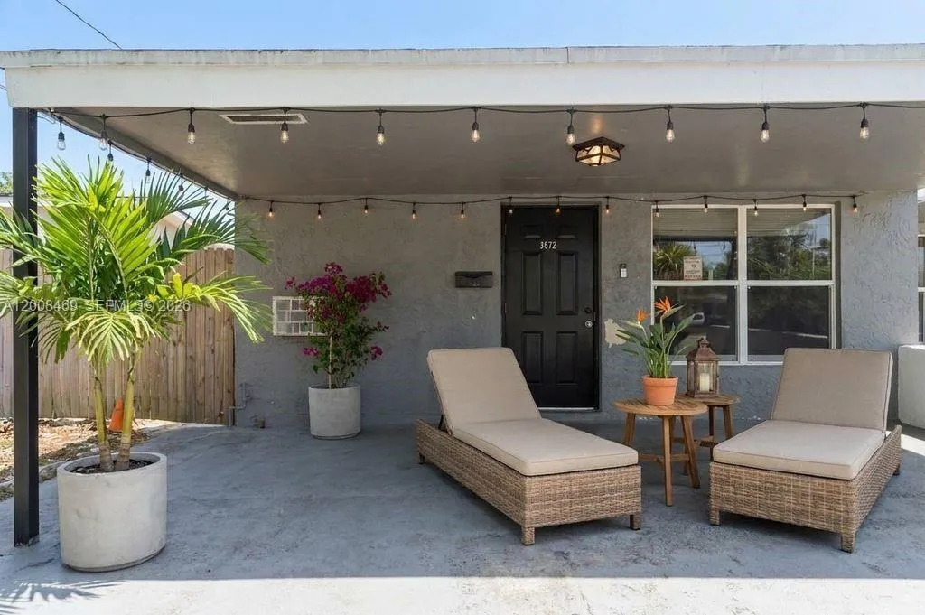 3070 NW 12th Ct, Fort Lauderdale FL 33311