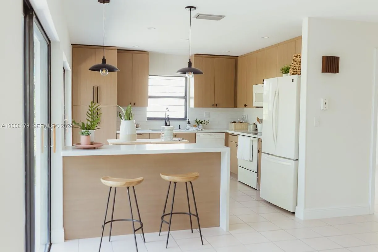 9400 SW 103rd Ave, Miami FL 33176