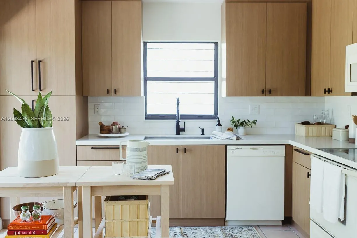 9400 SW 103rd Ave, Miami FL 33176