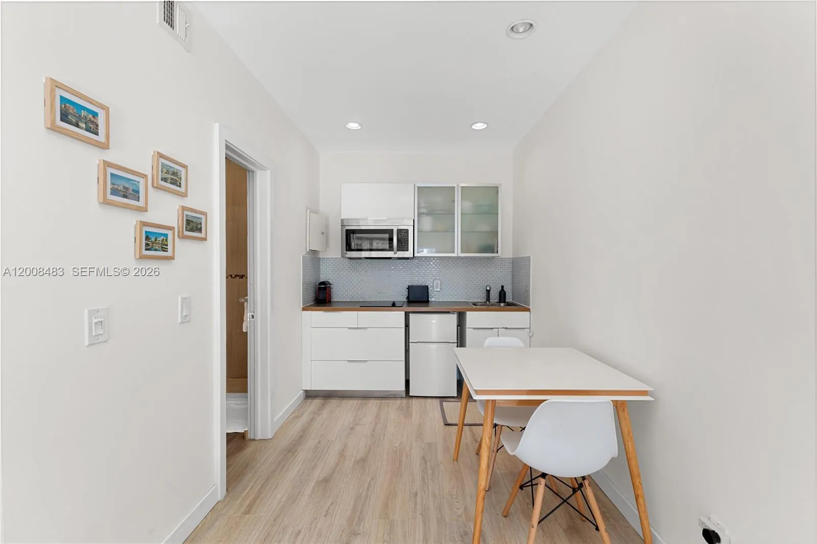 2445 Lake Pancoast Dr # M, Miami Beach FL 33140