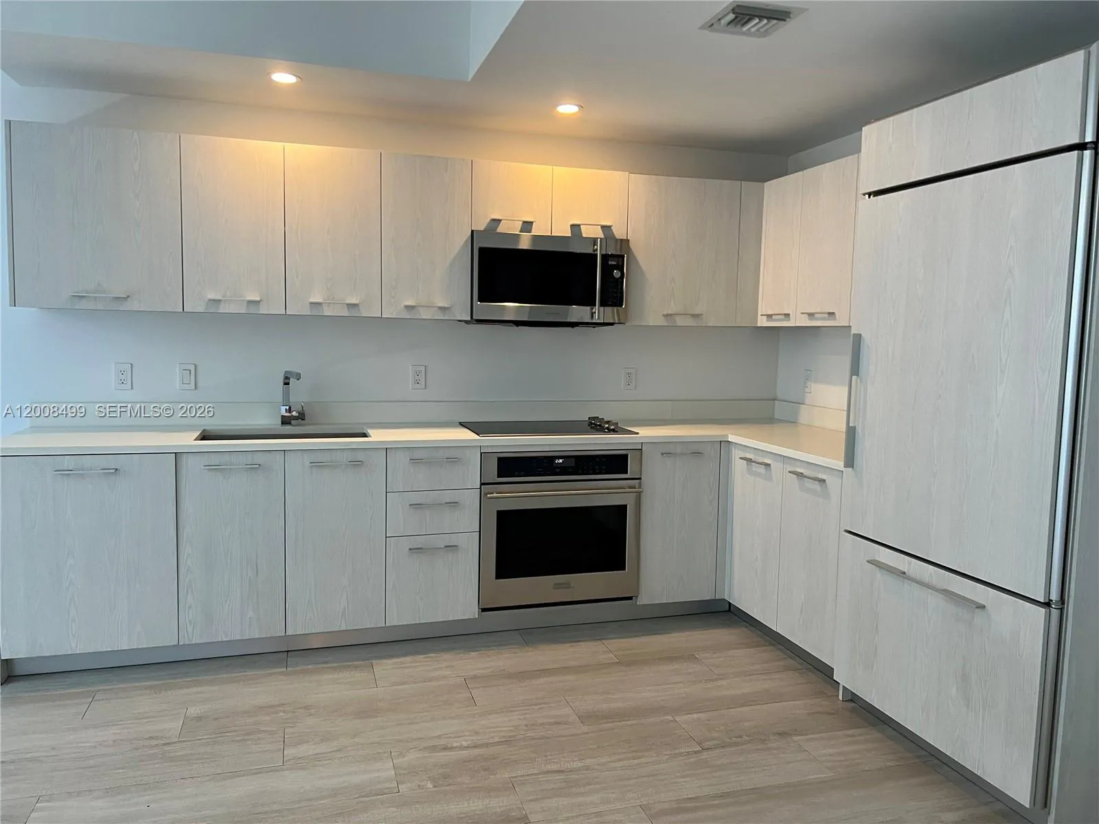 55 SW 9th St # 2702, Miami FL 33130