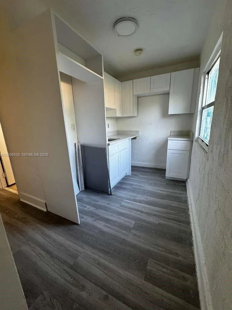 1121 NW 40th St # 1, Miami FL 33127