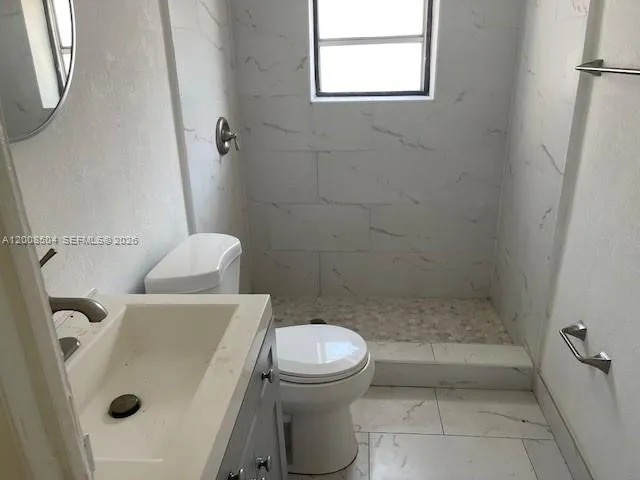 410 NW 9th St, Hallandale Beach FL 33009