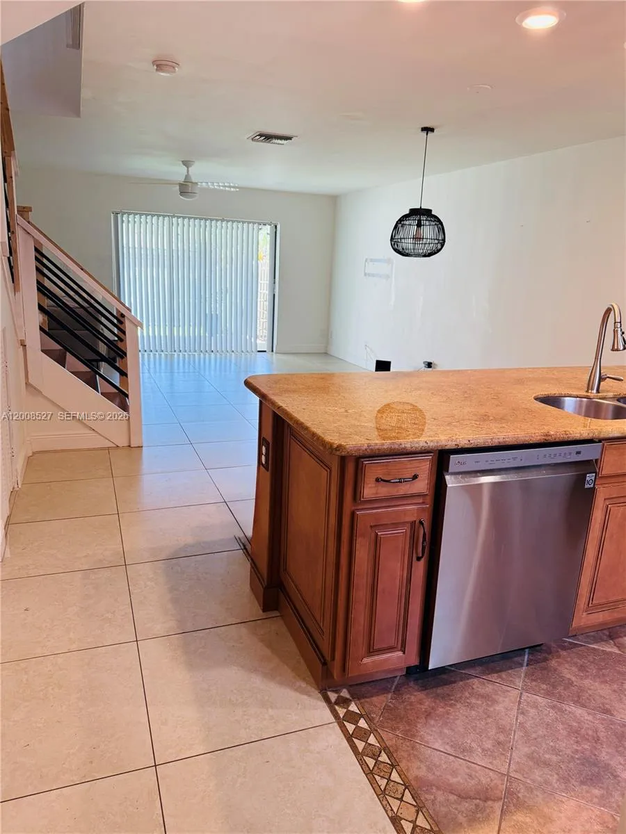 117 NW 106th Ave # 117, Pembroke Pines FL 33026