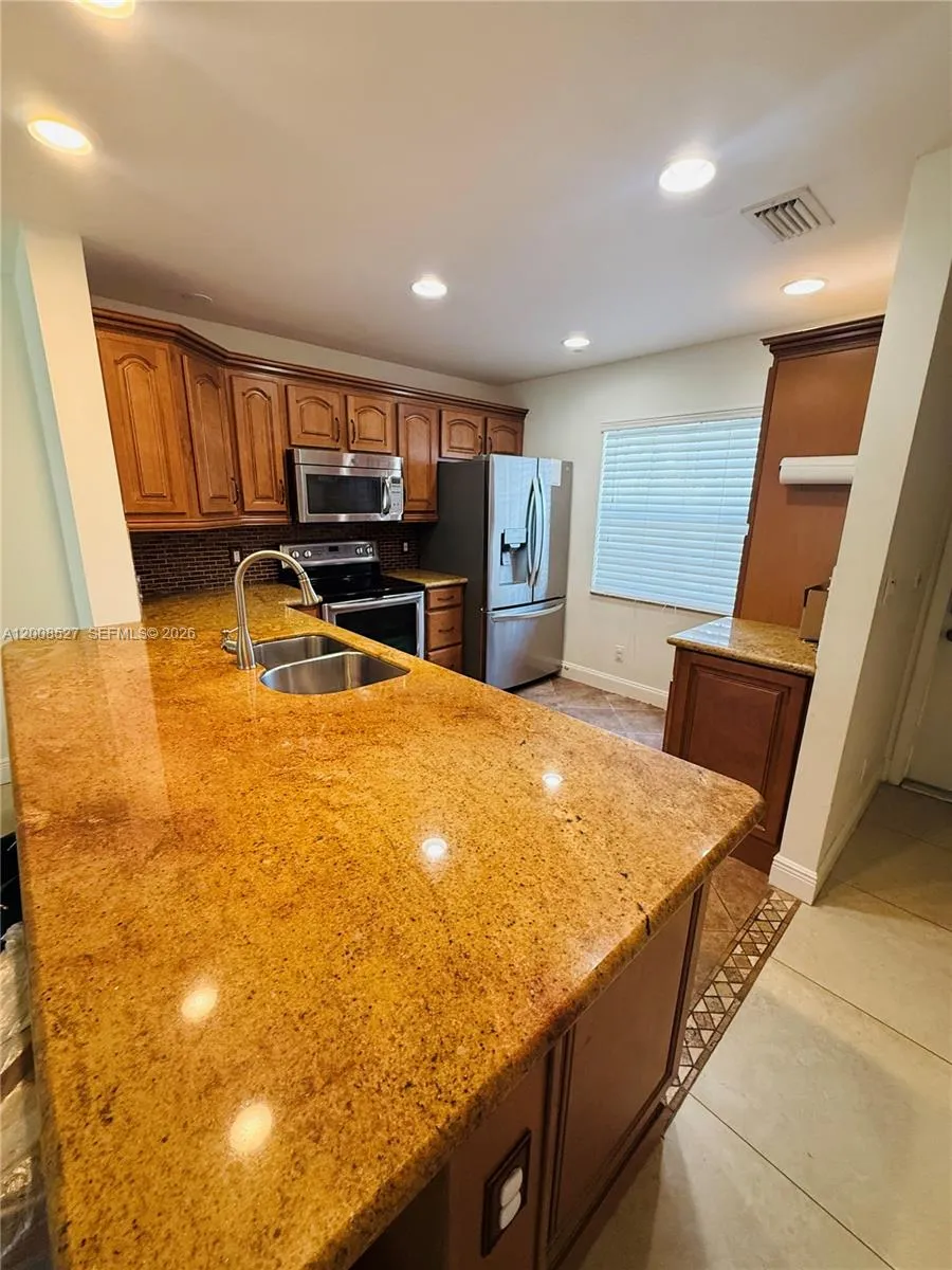 117 NW 106th Ave # 117, Pembroke Pines FL 33026