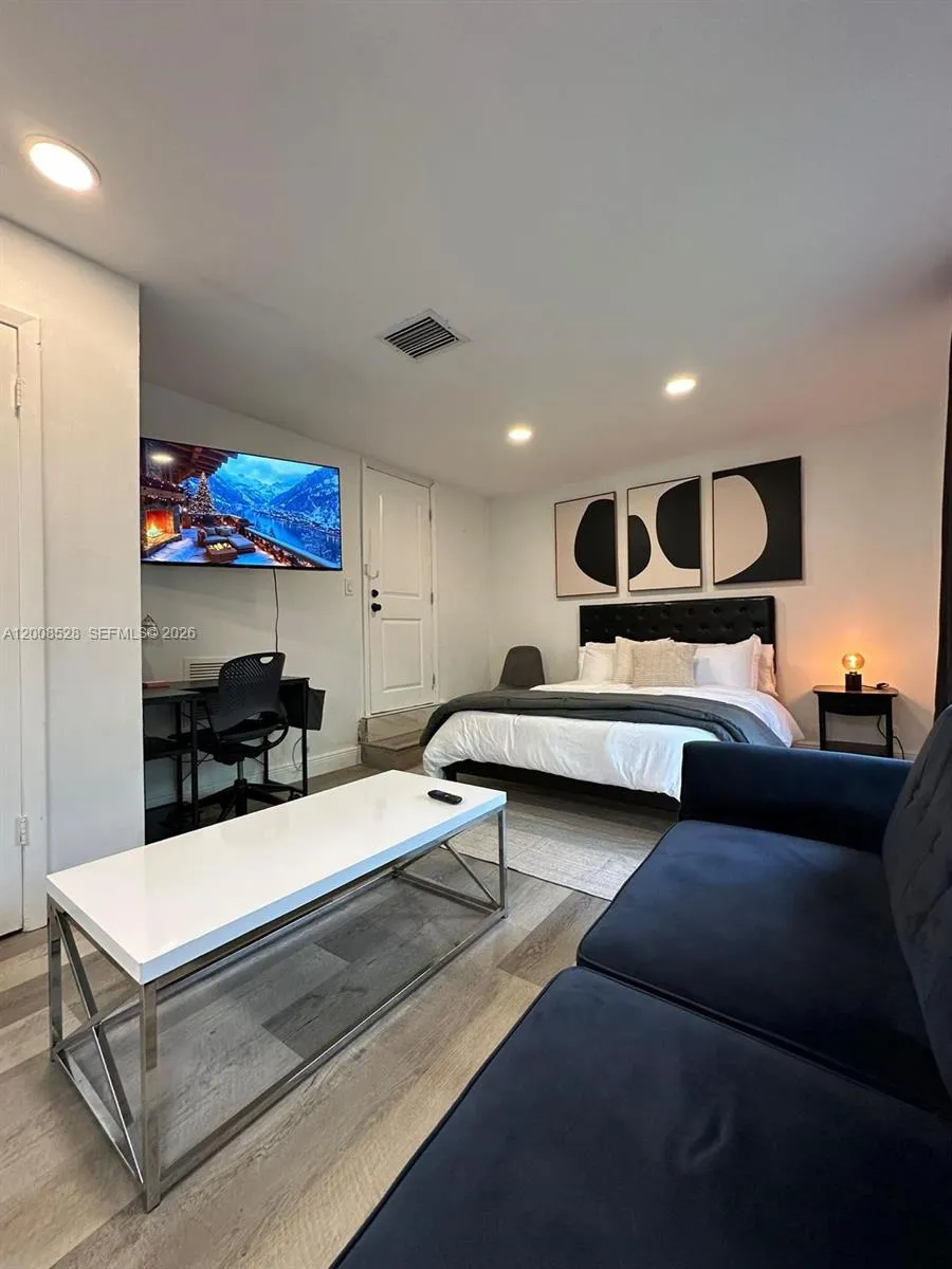 501 NE 70th St # 3, Miami FL 33138