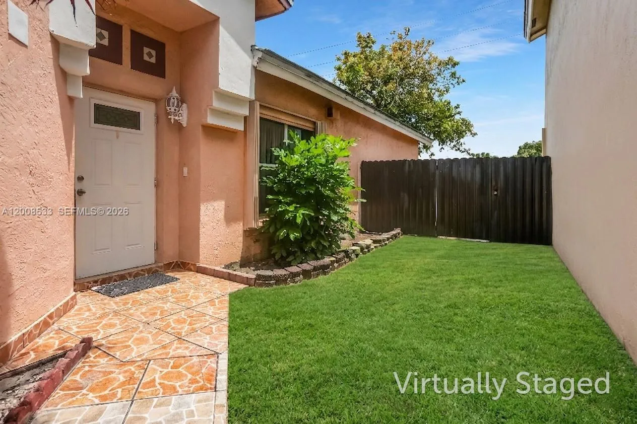 18825 NW 52nd Ct, Miami Gardens FL 33055