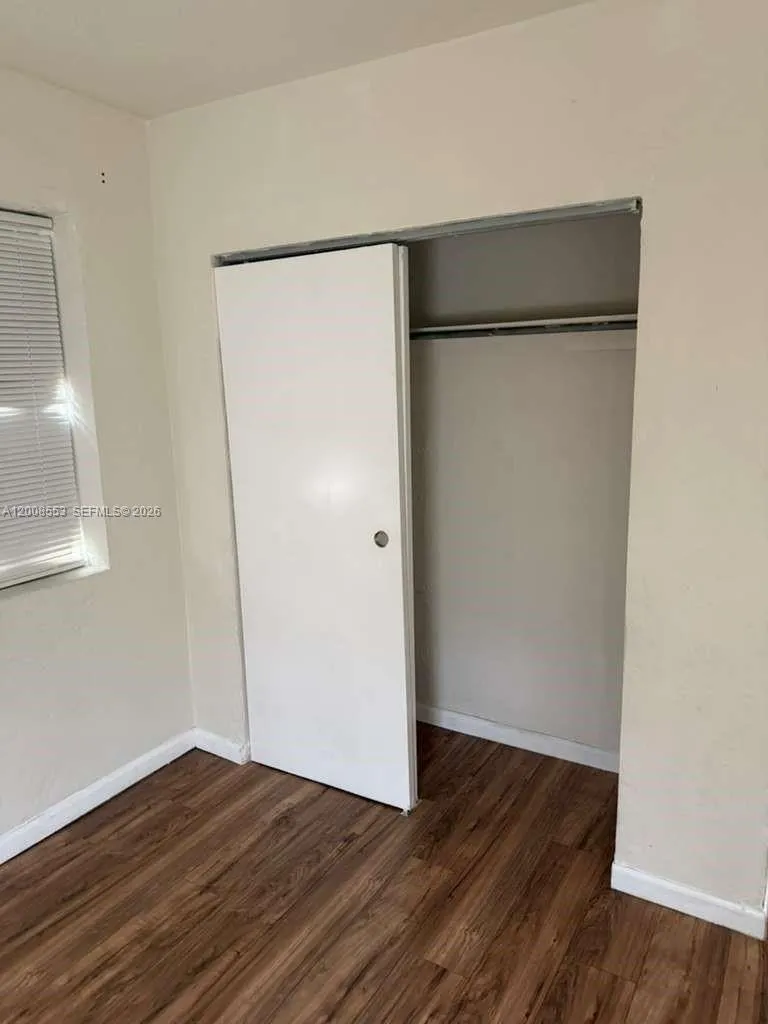 3255 NW 47th St # 3257, Miami FL 33142