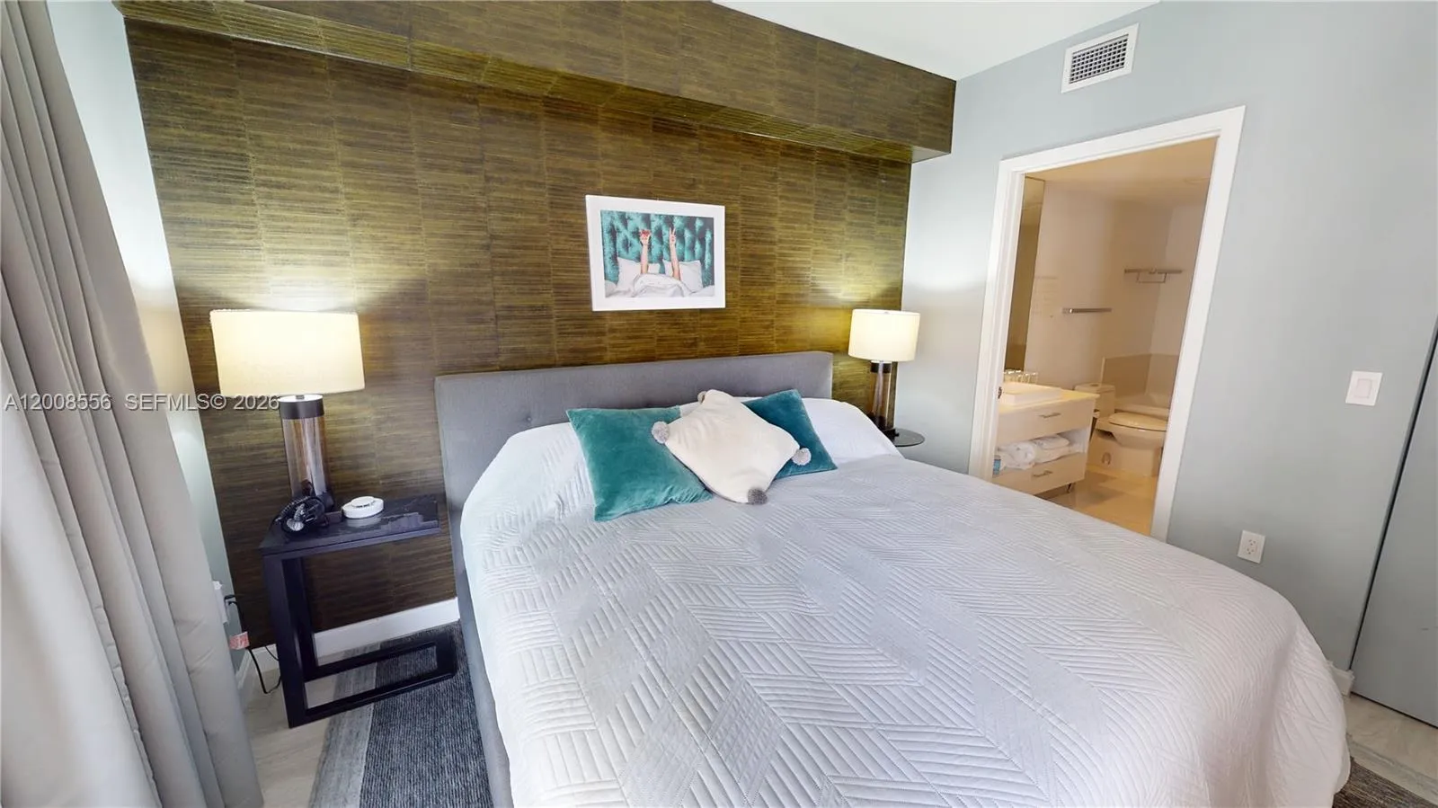 55 SW 9th St # 1808, Miami FL 33130