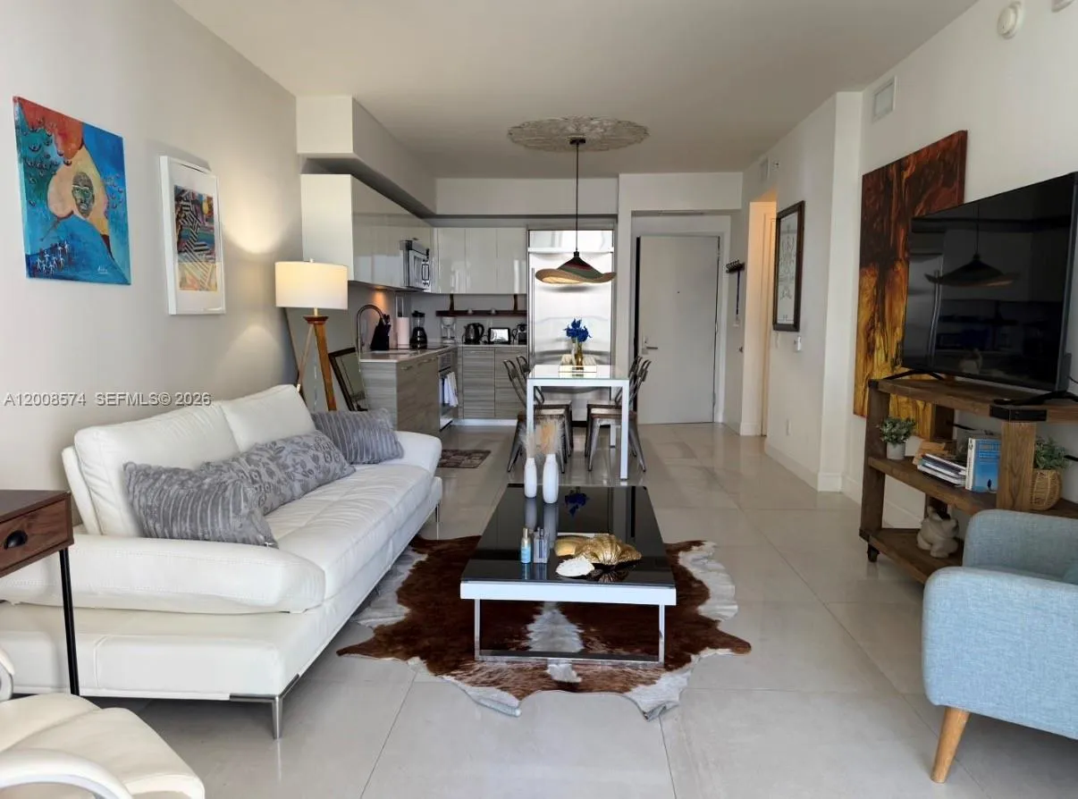 1300 Brickell Bay Dr # 807, Miami FL 33131