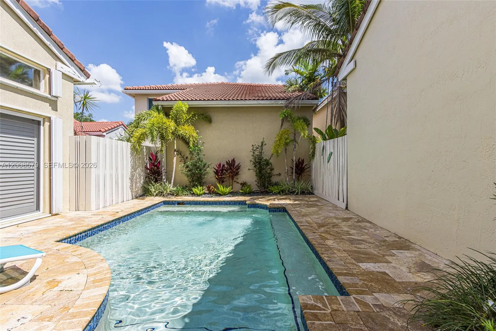 1125 Queen Palm Ct, Hollywood FL 33019