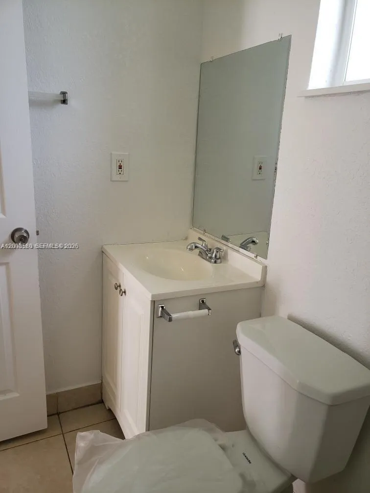 2929 NW 88th St # 4, Miami FL 33147