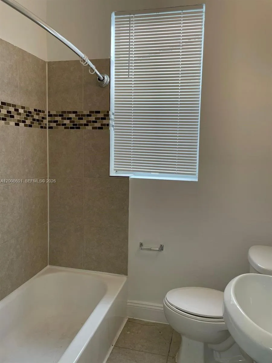 119 Menores Ave # 5, Coral Gables FL 33134