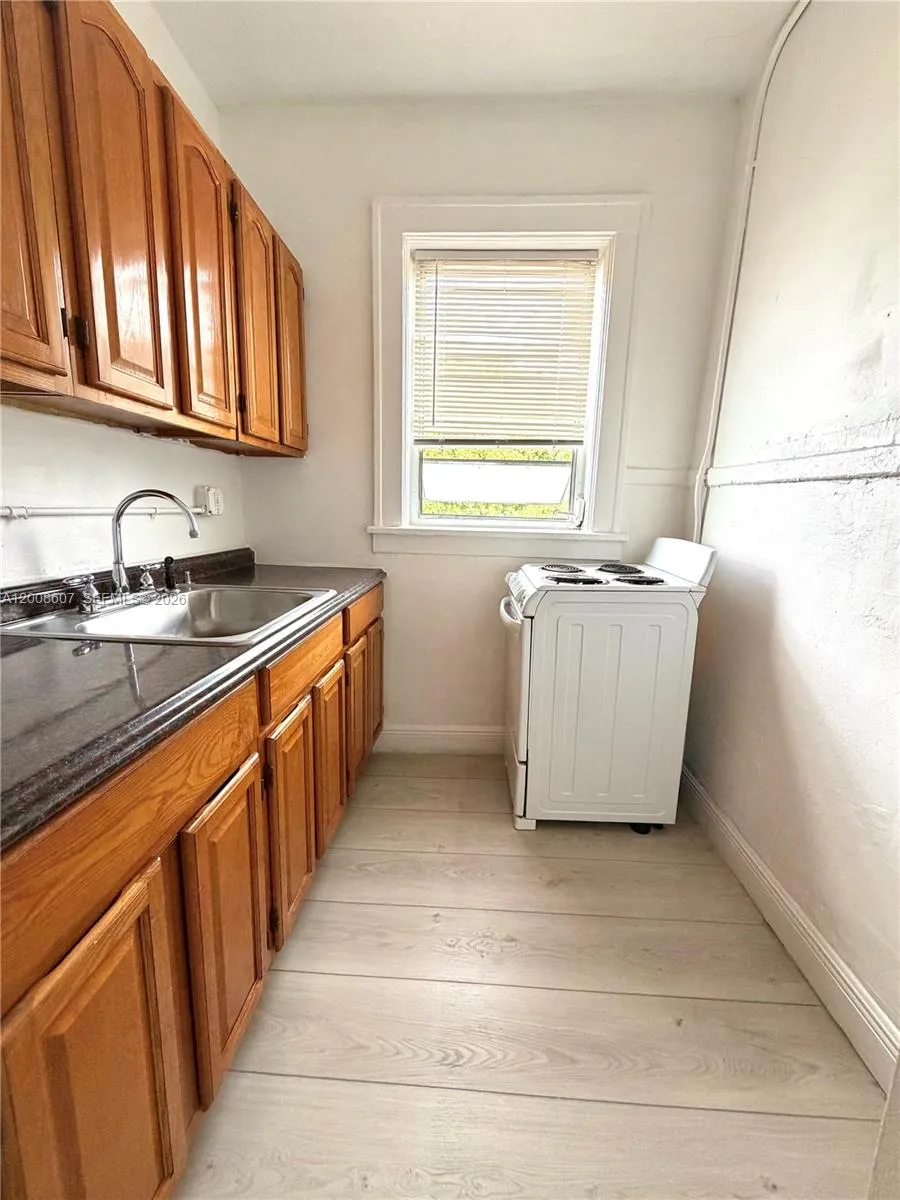 967 SW 5th St # 12A, Miami FL 33130