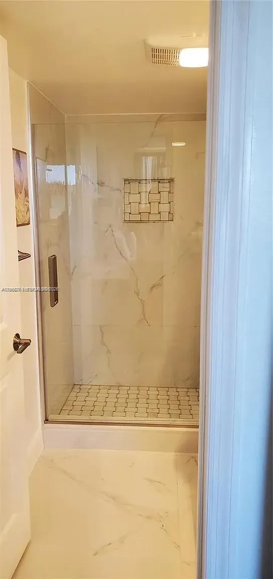 9720 S Hollybrook Lake Dr # 303, Pembroke Pines FL 33025