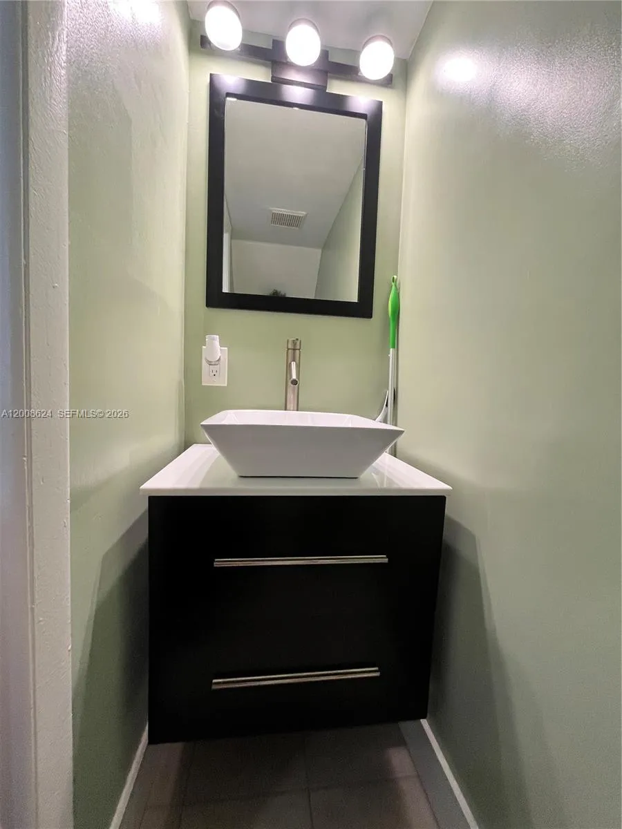 5580 W 26th Ct # 204, Hialeah FL 33016