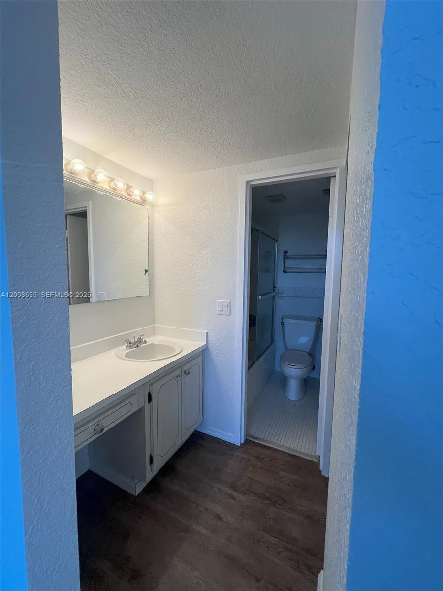 3660 NE 166th St # 305, North Miami Beach FL 33160