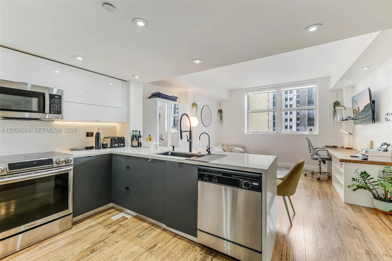 111 E Flagler St # 708, Miami FL 33131