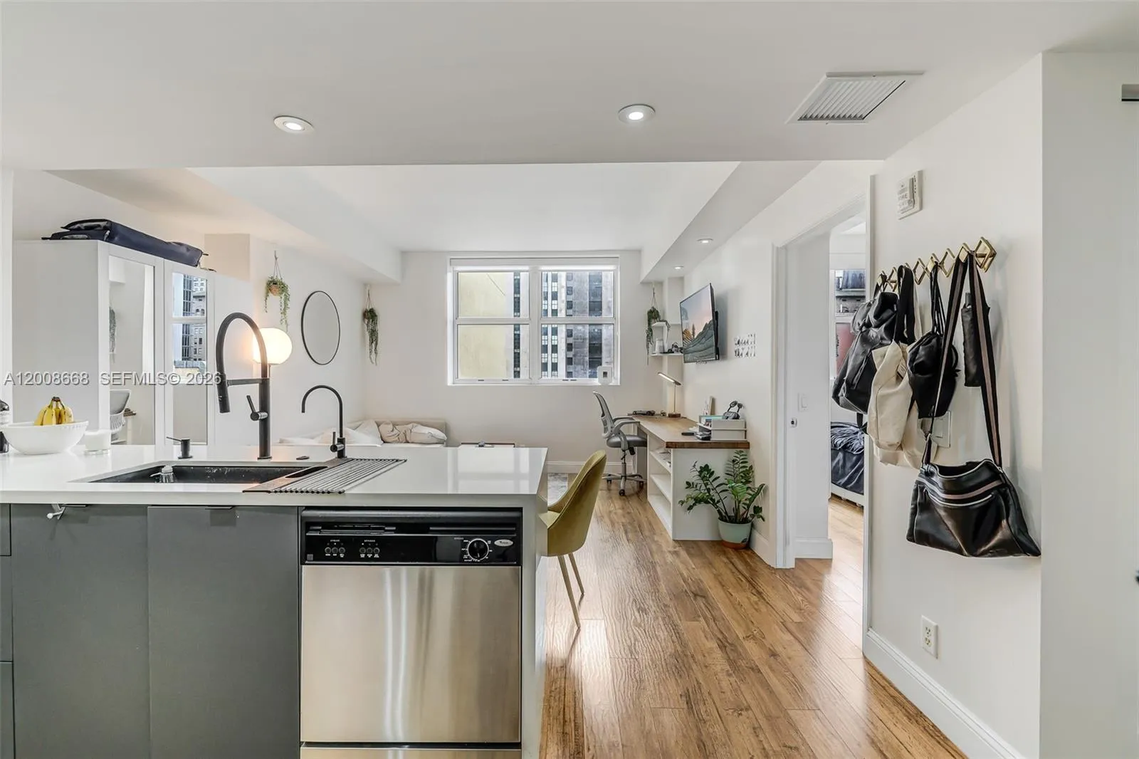 111 E Flagler St # 708, Miami FL 33131