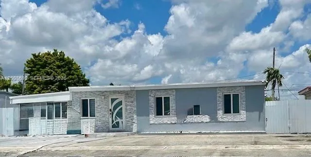 367 W 33rd St, Hialeah FL 33012