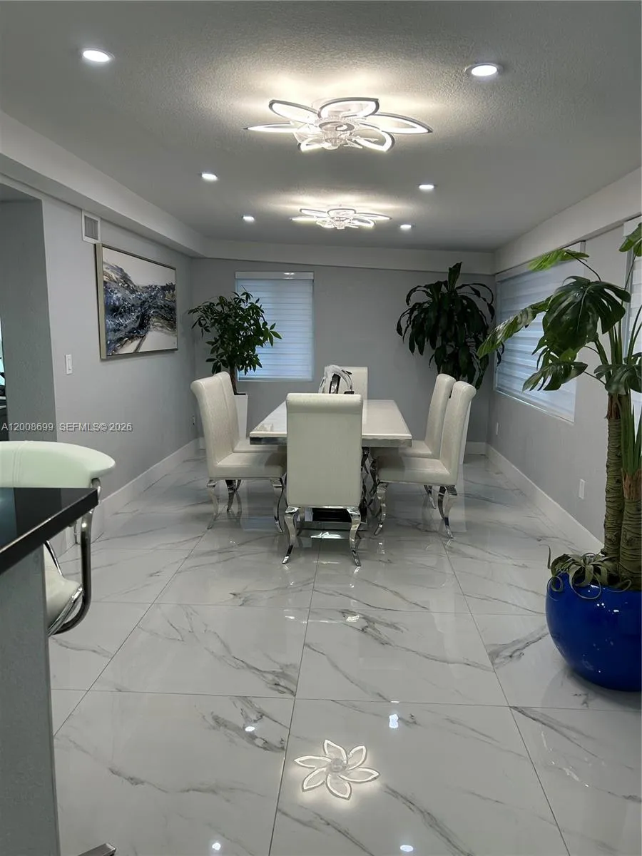 367 W 33rd St, Hialeah FL 33012