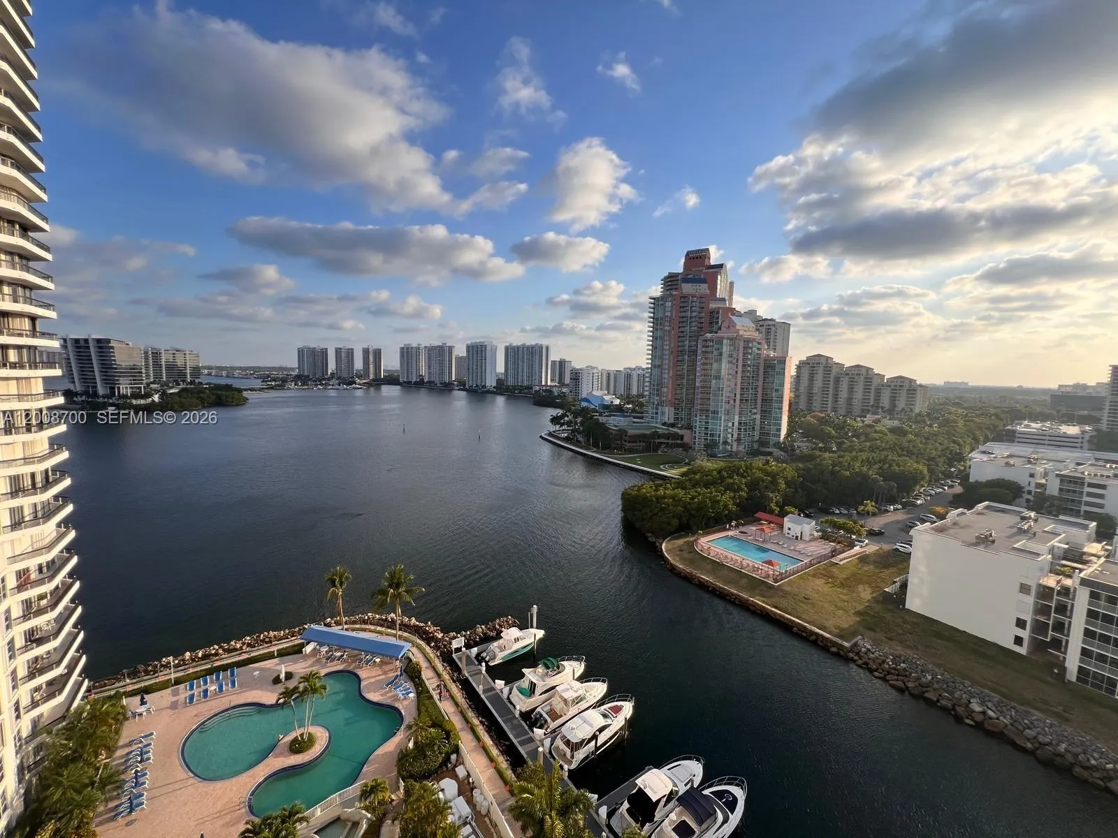 2 bedroom 2 bath for sale at 3530 Mystic Pointe Dr # 1605, Aventura FL 33180