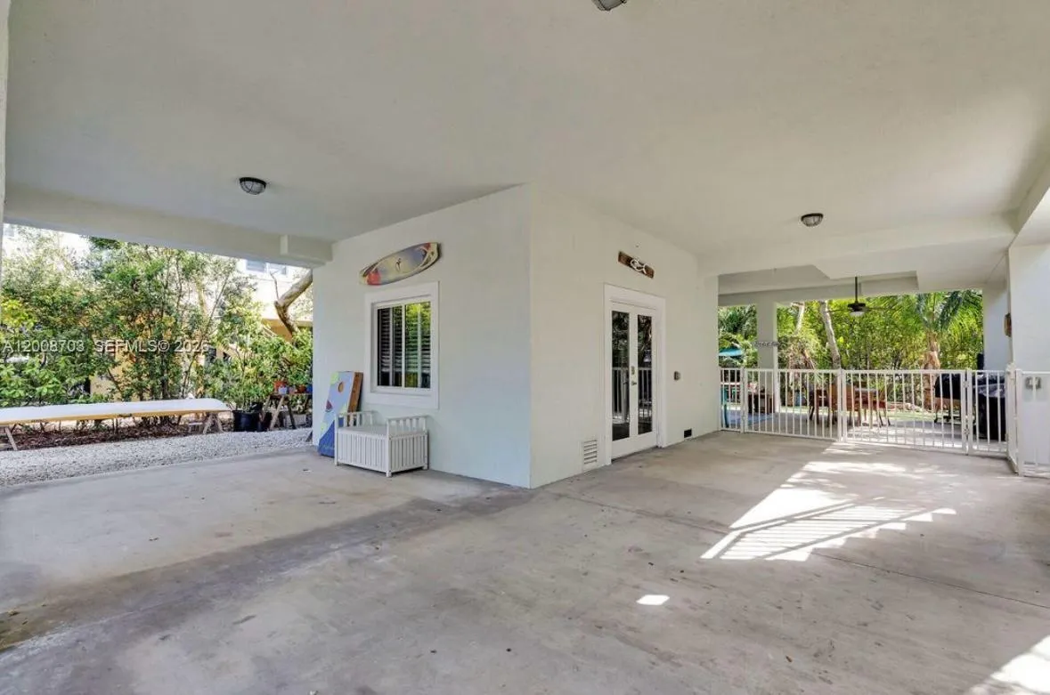 1019 Snapper Ln, Key Largo FL 33037