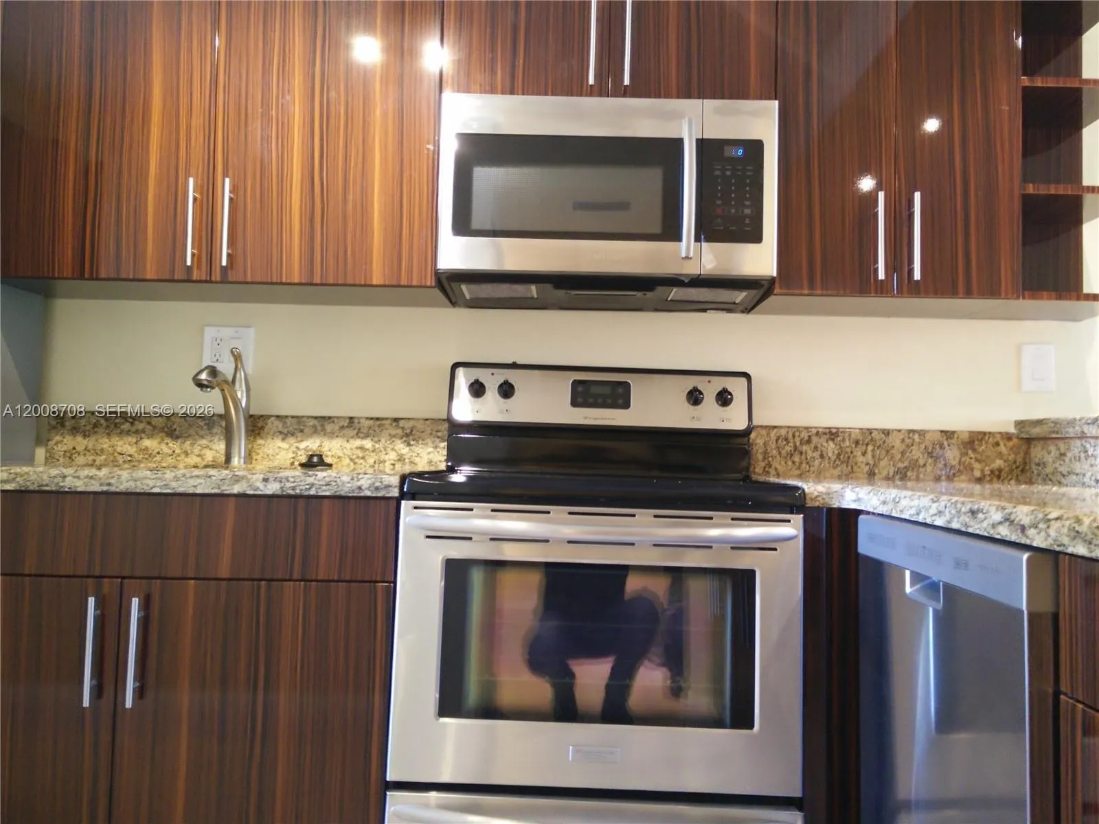 3285 Foxcroft Rd # E107, Miramar FL 33025