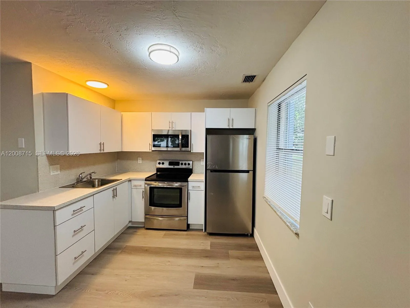 1011 SW 8th St # D, Hallandale Beach FL 33009