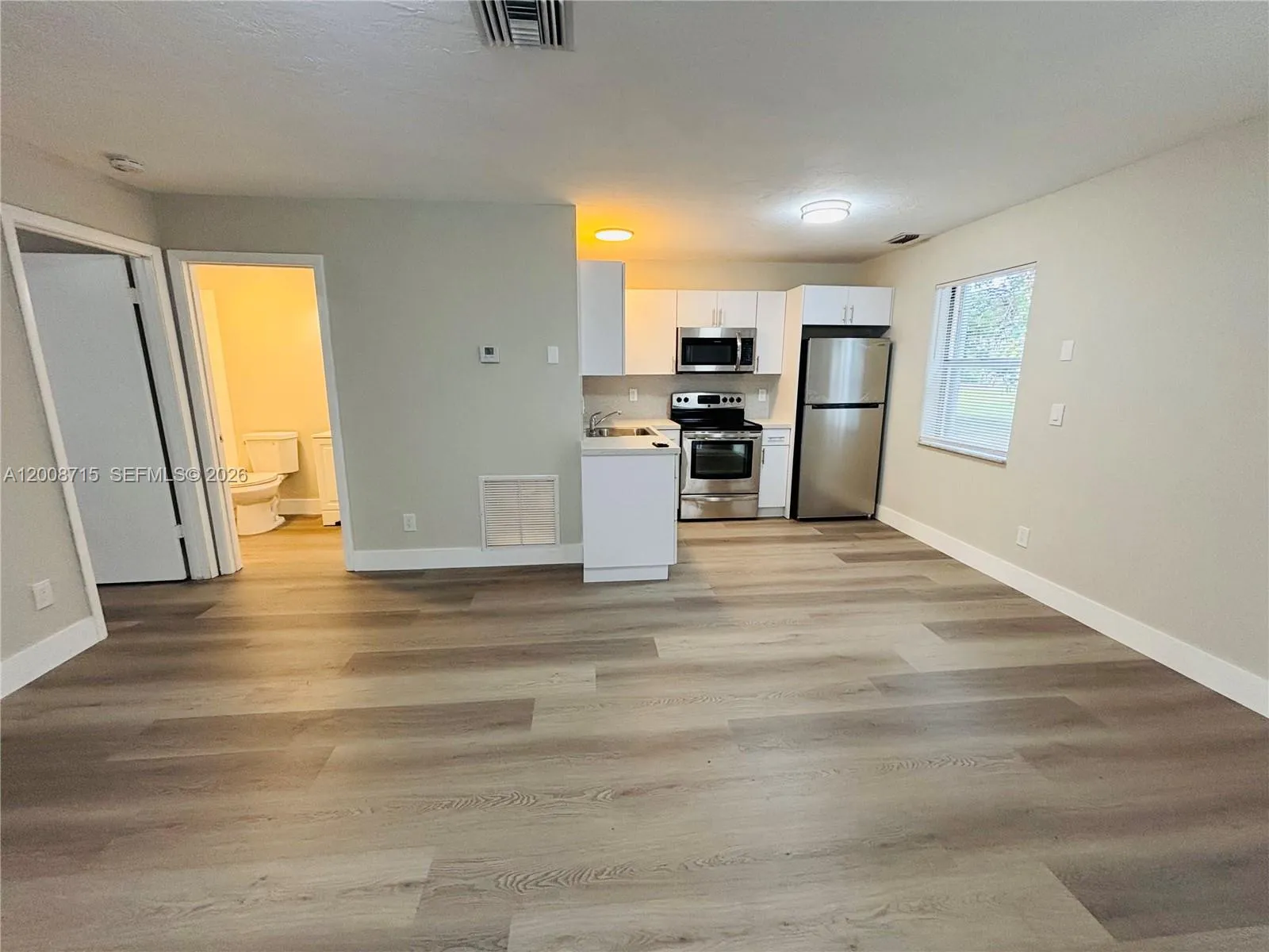 1011 SW 8th St # D, Hallandale Beach FL 33009