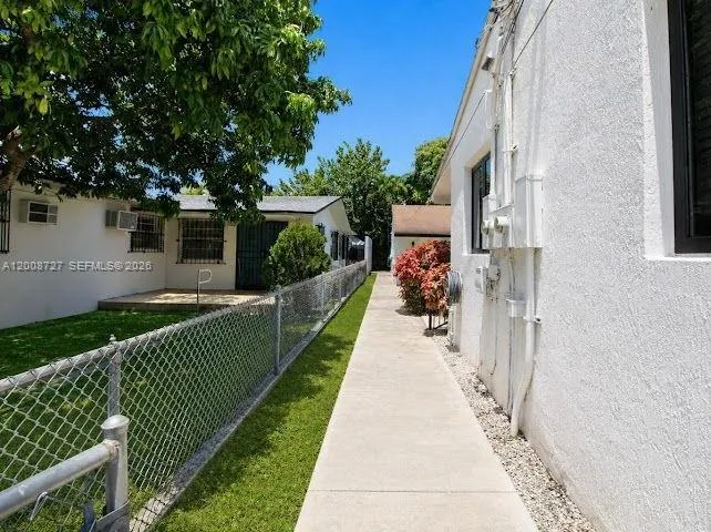 2831 SW 21st St # 2831, Miami FL 33145