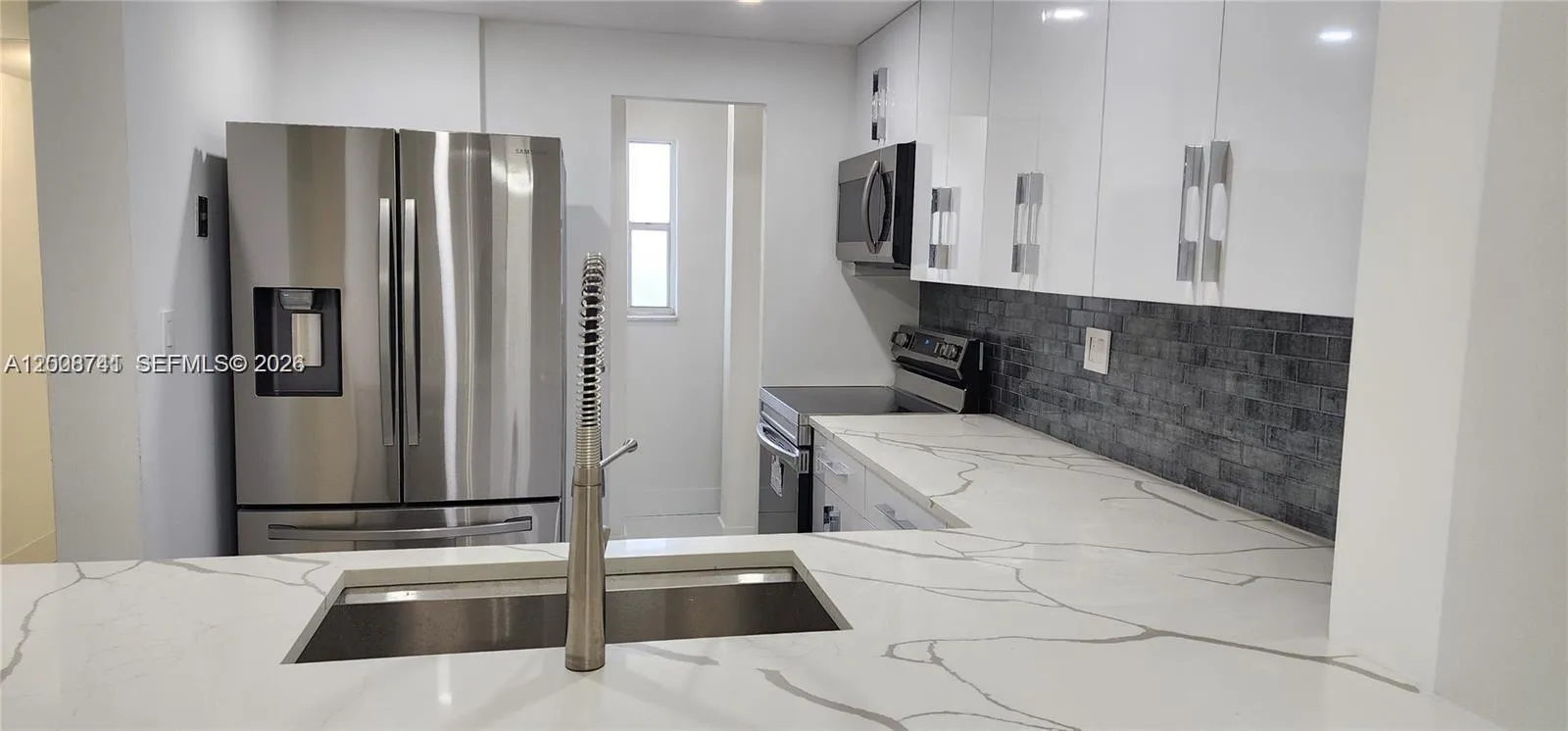 8010 N Colony Cir N # 107, Tamarac FL 33321