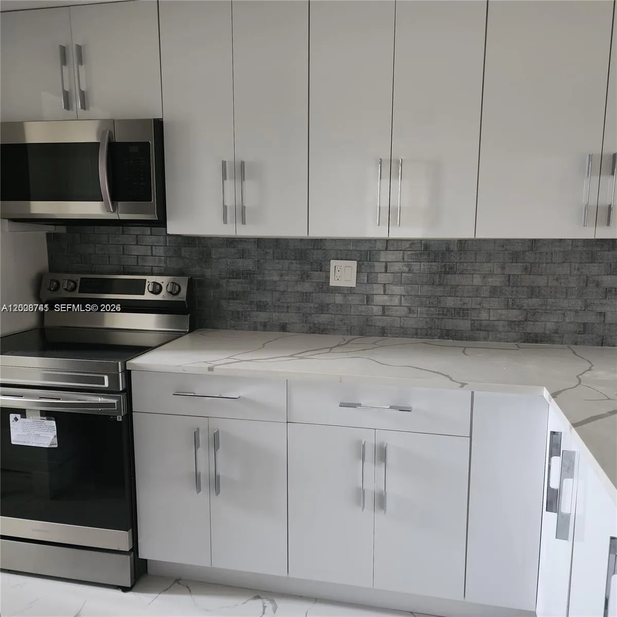 8010 N Colony Cir N # 107, Tamarac FL 33321