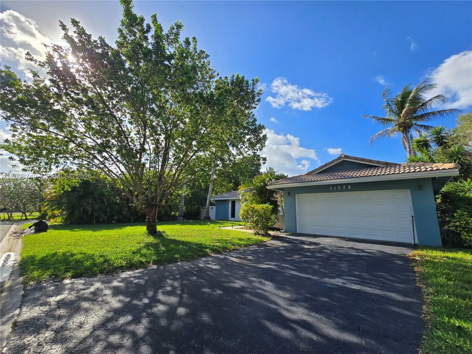 11578 NW 39th Pl, Coral Springs FL 33065