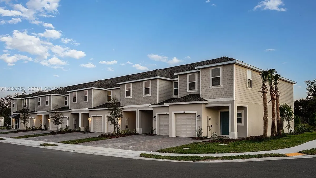 2978 Canary Ave, Davenport FL 33837