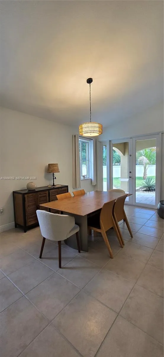 2823 Poinciana Cir, Cooper City FL 33026