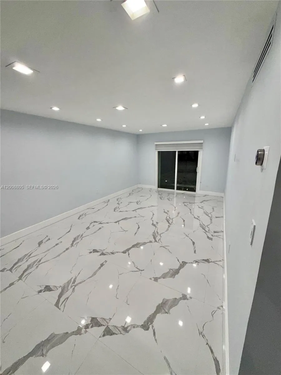 1100 W 35th St # 4, Hialeah FL 33012