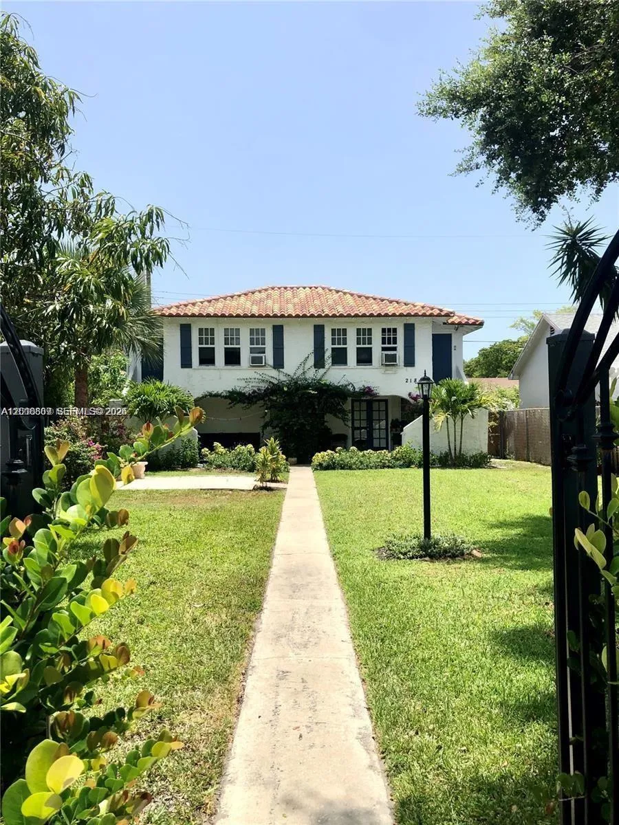 218 S M St, Lake Worth FL 33460