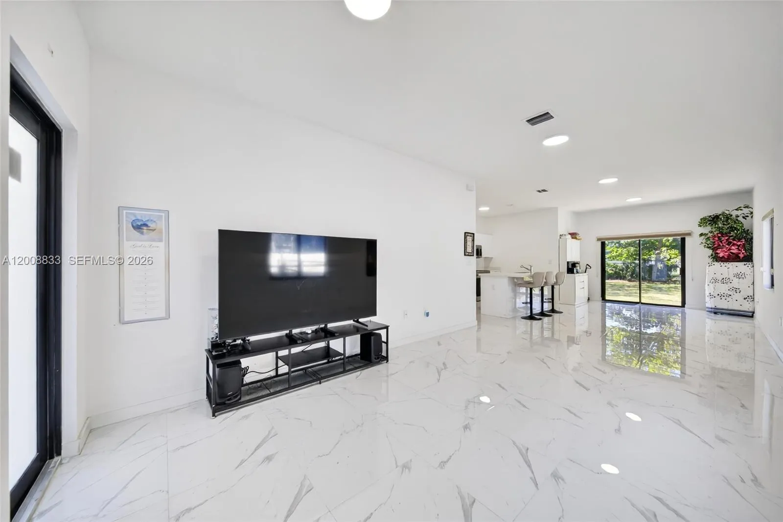 1864 NW 84th St, Miami FL 33147