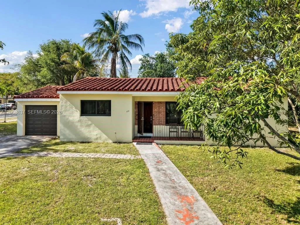 1201 NE 144th St, Miami FL 33161