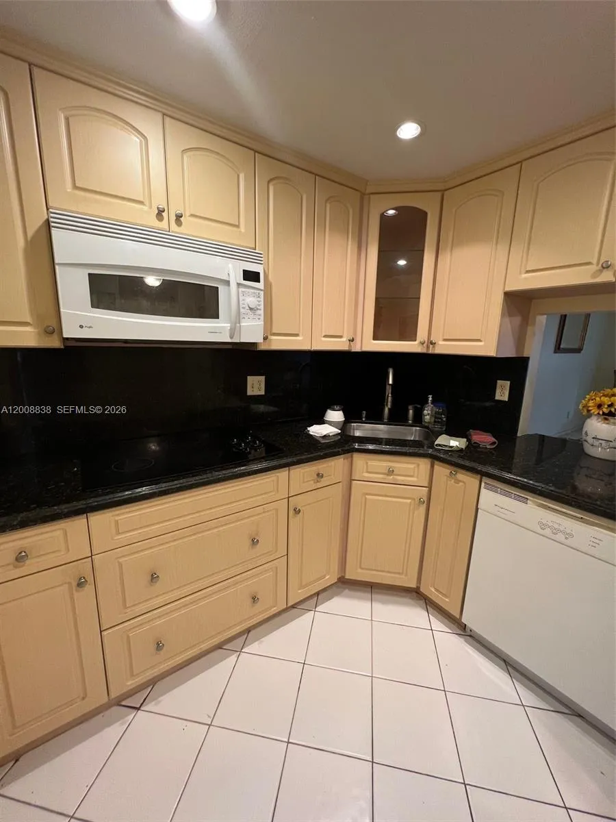 5860 NW 64th Ave # 106, Tamarac FL 33319