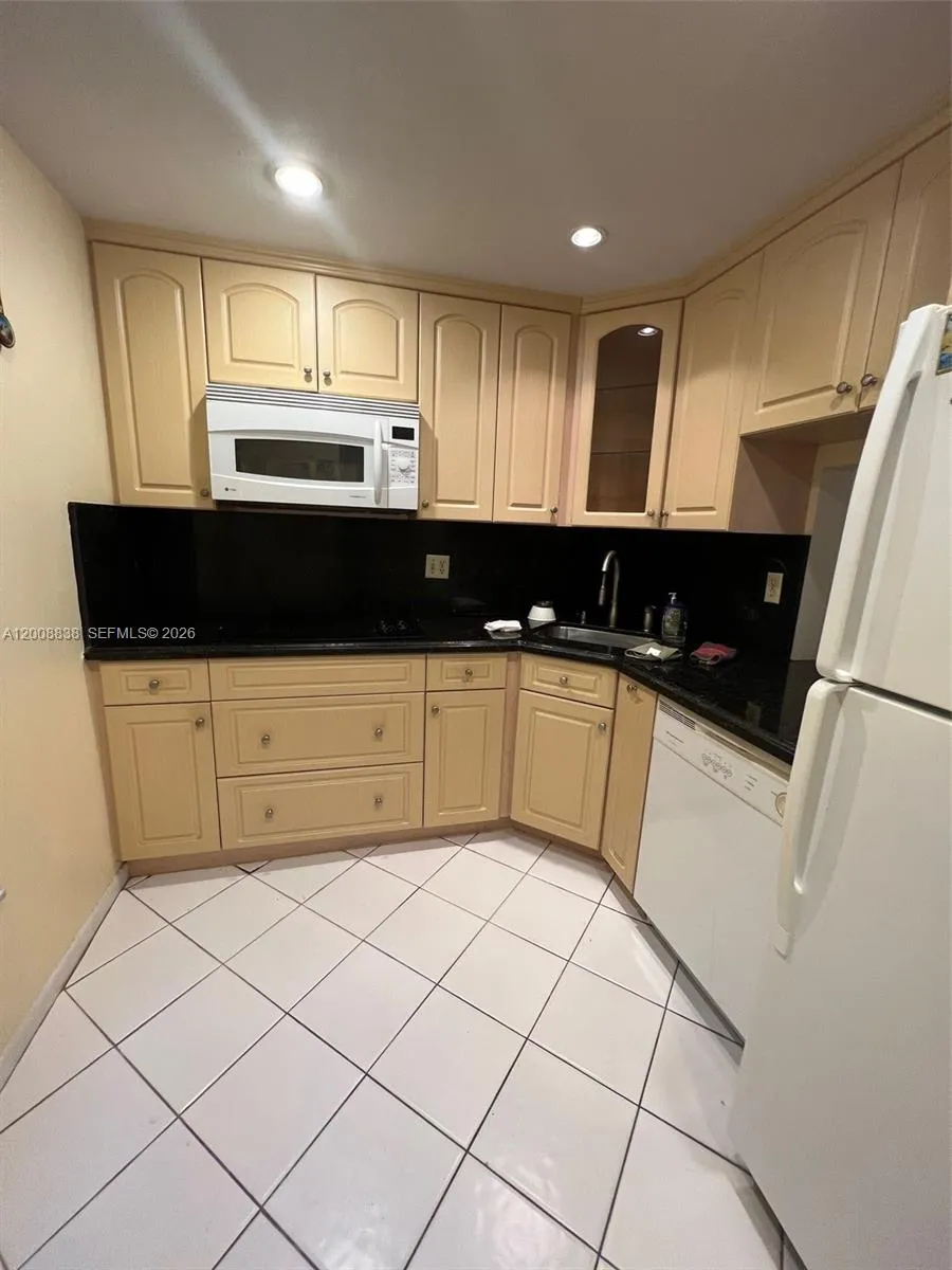5860 NW 64th Ave # 106, Tamarac FL 33319
