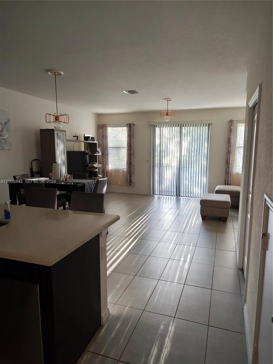 3329 NW 11th Ave # 3329, Pompano Beach FL 33064