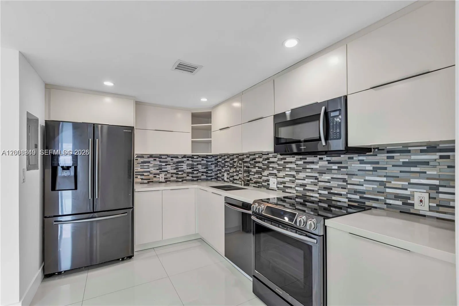 100 Bayview Dr # 508, Sunny Isles Beach FL 33160