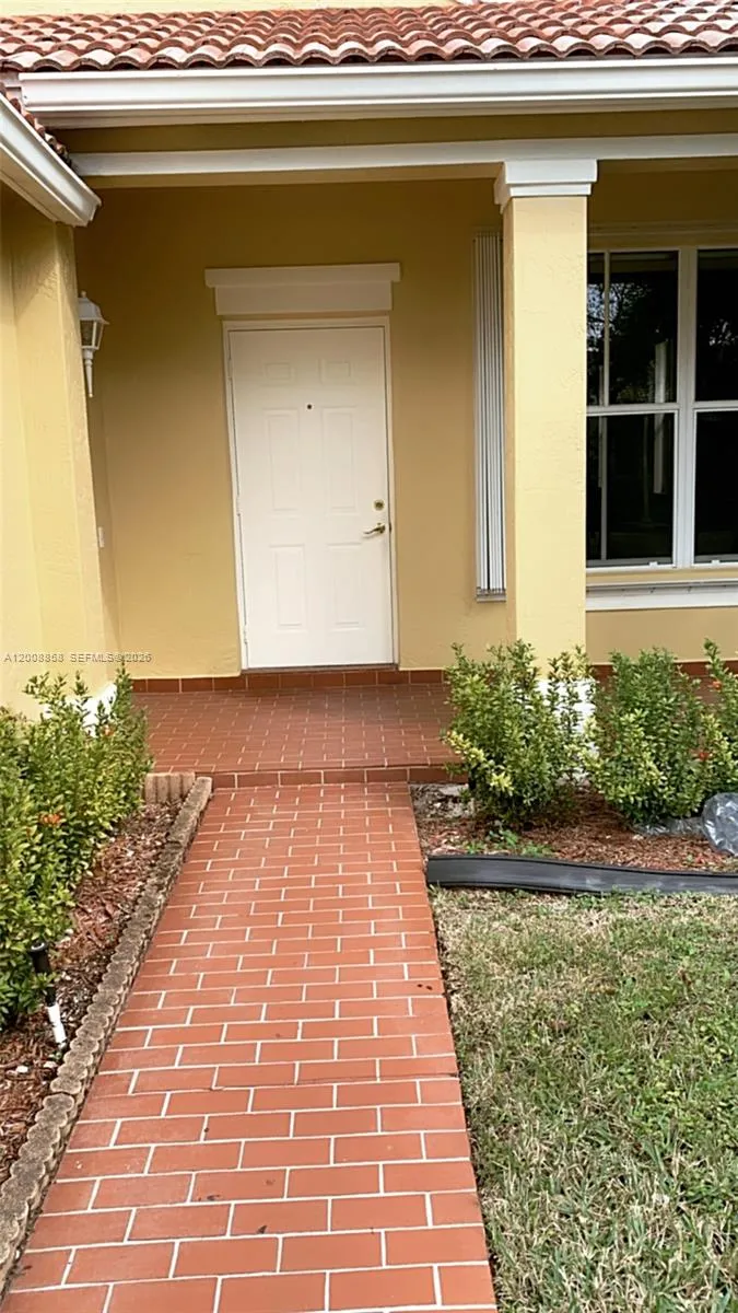 756 Sand Creek Cir, Weston FL 33327