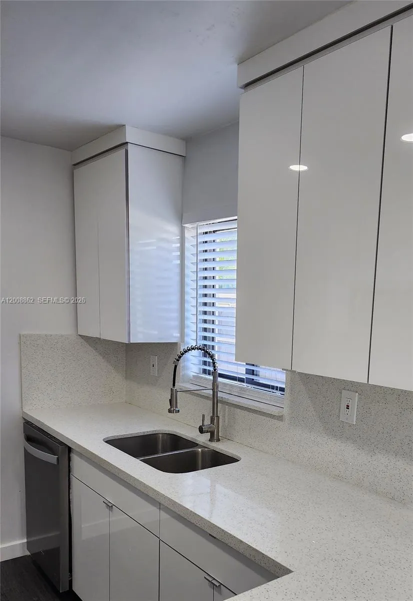 8701 SW 36th St, Miami FL 33165