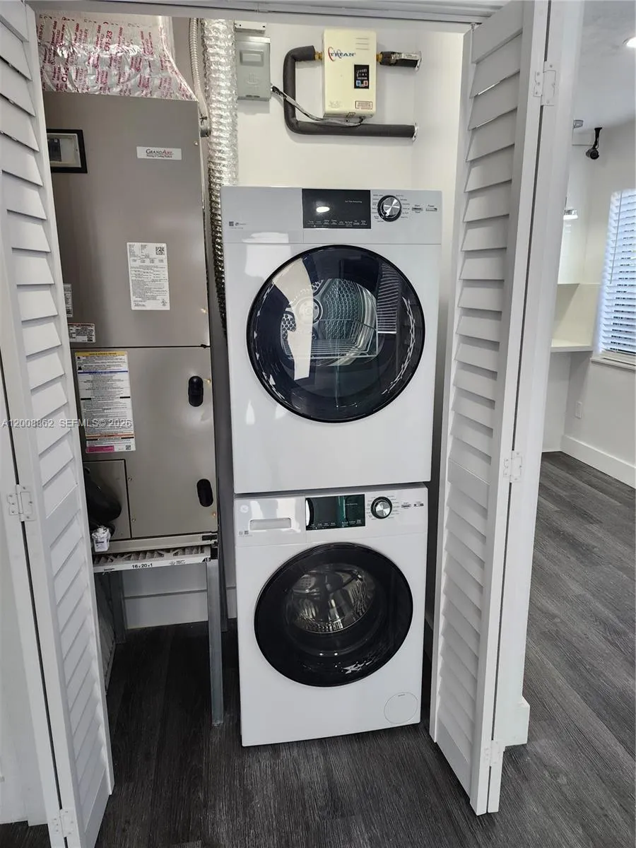 8701 SW 36th St, Miami FL 33165