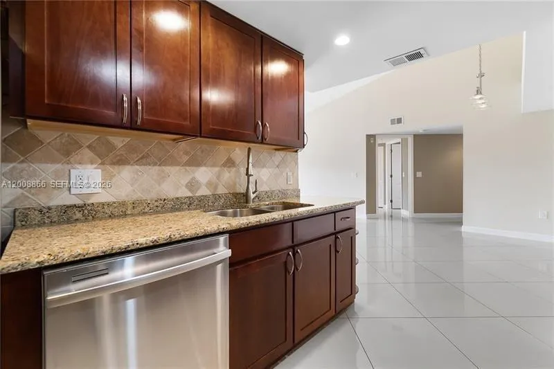 4197 N Haverhill Rd # 213, West Palm Beach FL 33417
