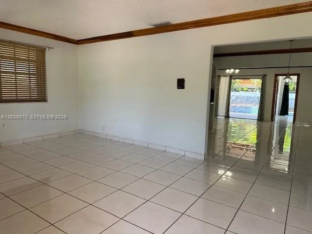 6306 SW 39th St, Miami FL 33155